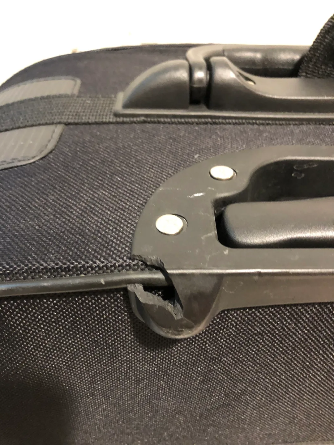 AIR EXPRESS extendable suitcase checked in baggage size image indicator(2)