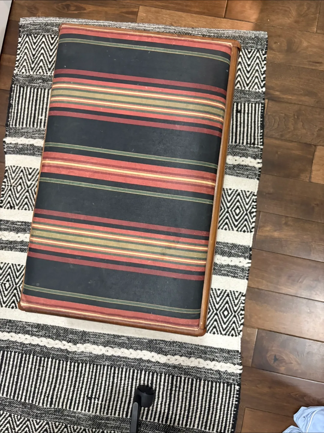 Upholstered vintage Wooden Bench image indicator(5)