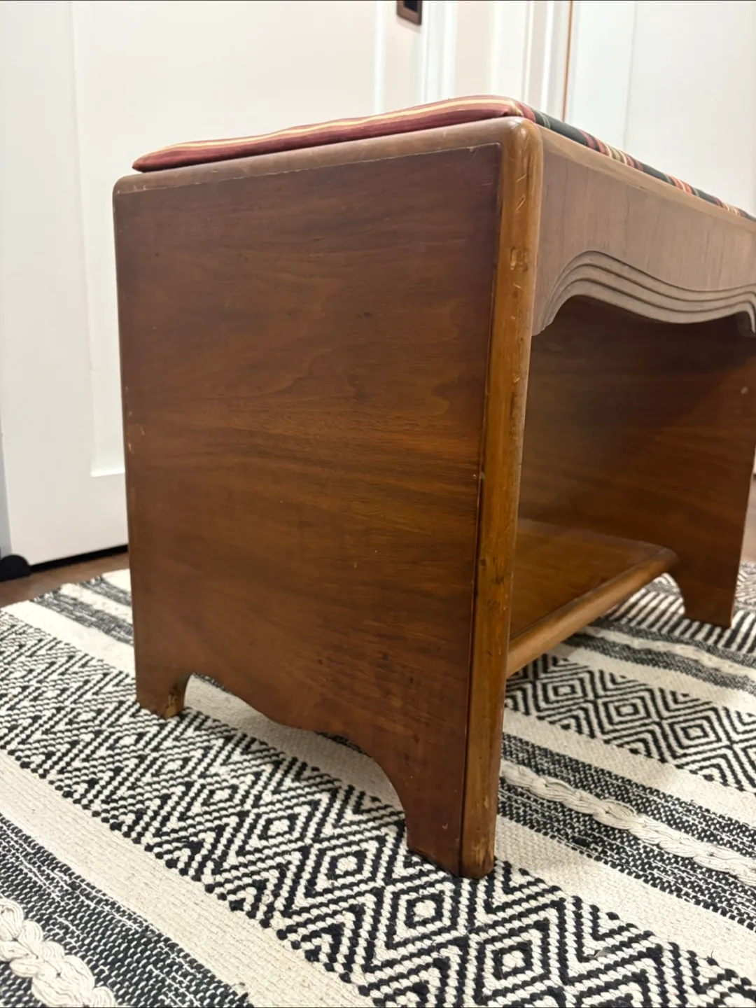 Upholstered vintage Wooden Bench image indicator(4)