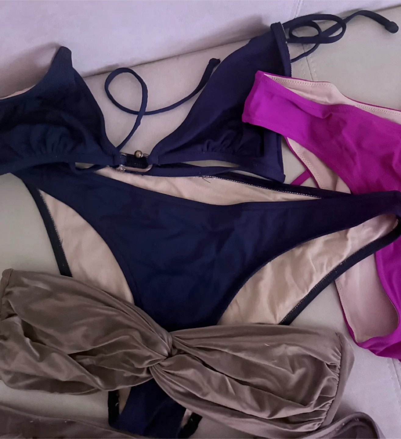 Fendi & Vince Camuto Swimsuits - Size M image indicator(4)