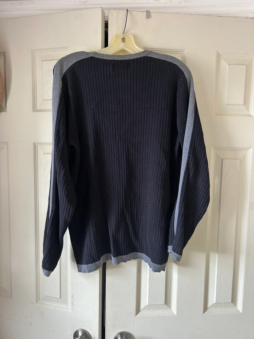 Roots 73 Athletics Black Sweater image indicator(3)