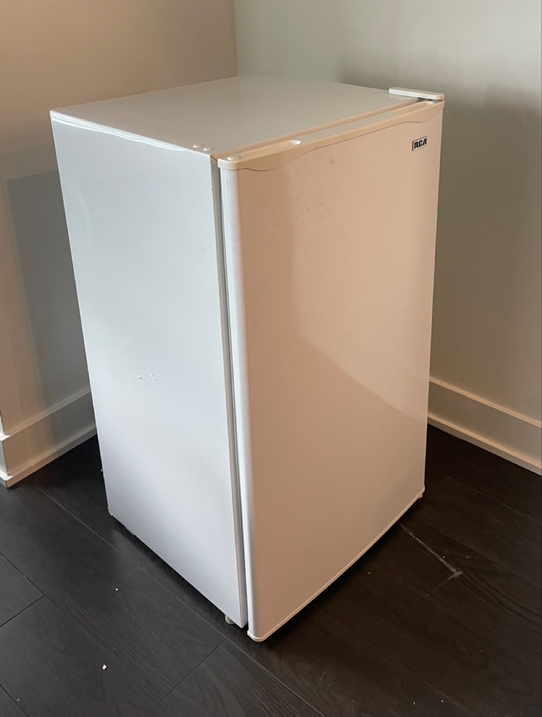 RCA Mini Fridge - White