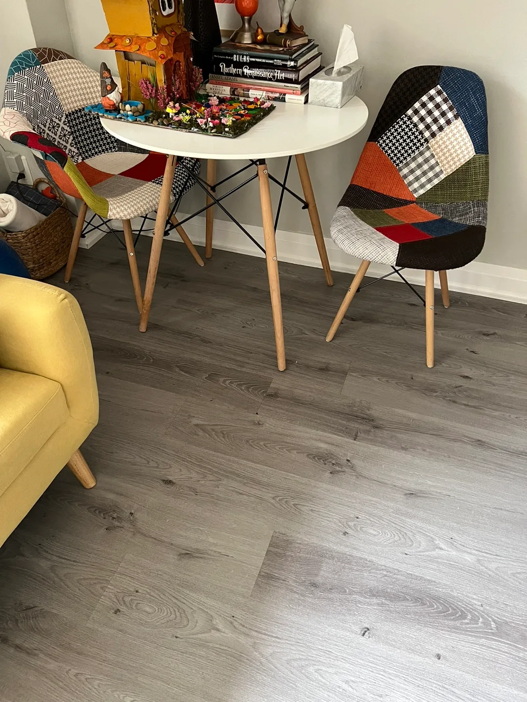 Structube Eiffel Round Dining Table - 90cm image indicator(2)