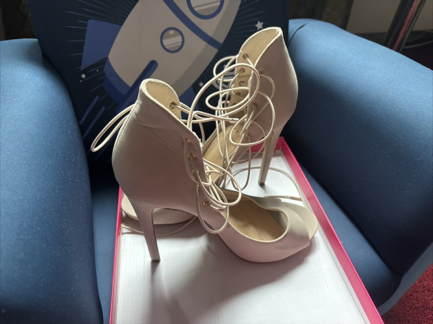 Gorgeous heels - Size 9.5