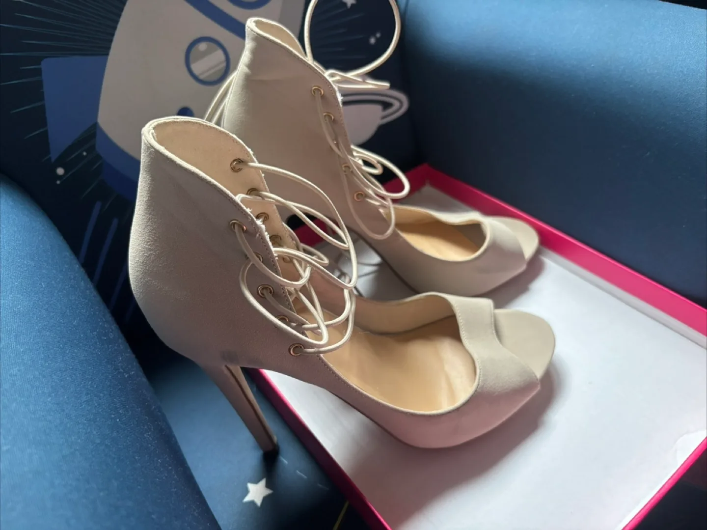 Gorgeous heels - Size 9.5 image indicator(3)