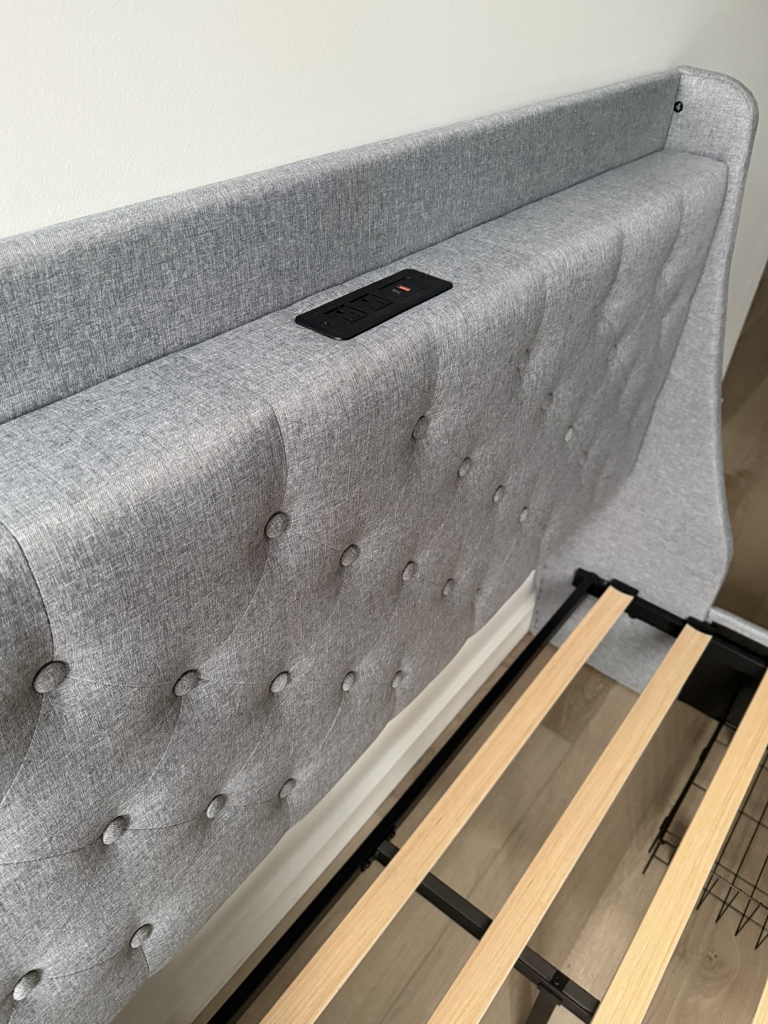 Feonase Bed Frame with 4 Storage Drawers (Queen) - photo 4