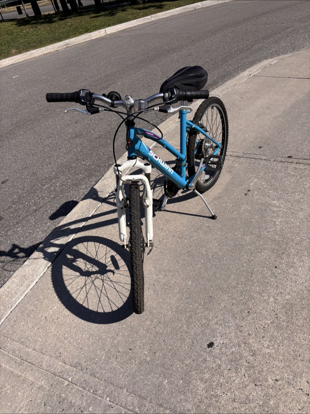 Blue Schwinn Suspend 21 Speed Drive Mountain Bike (As Is)