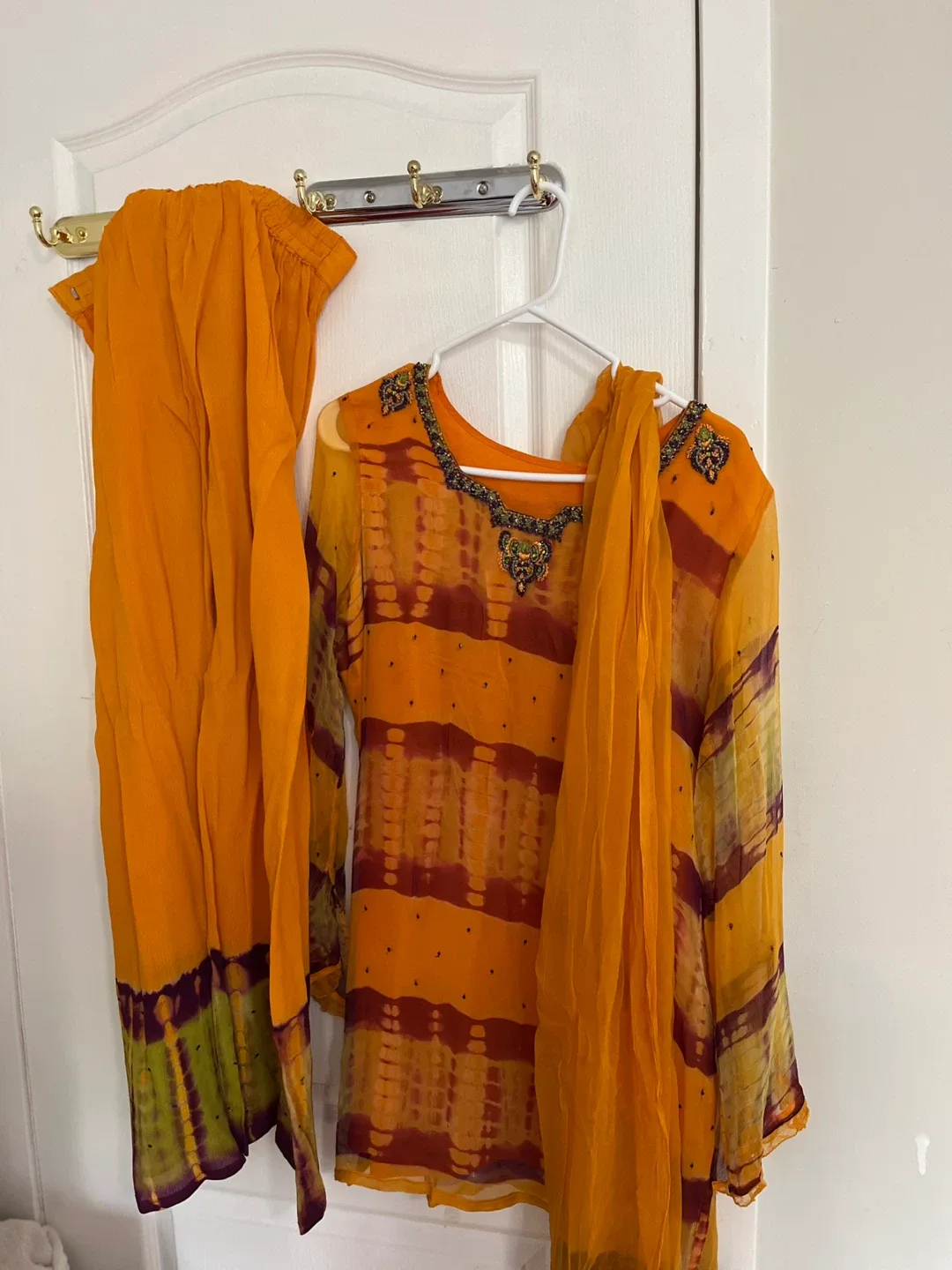 Salwar Kameez - Orange Indian Outfit thumbnail