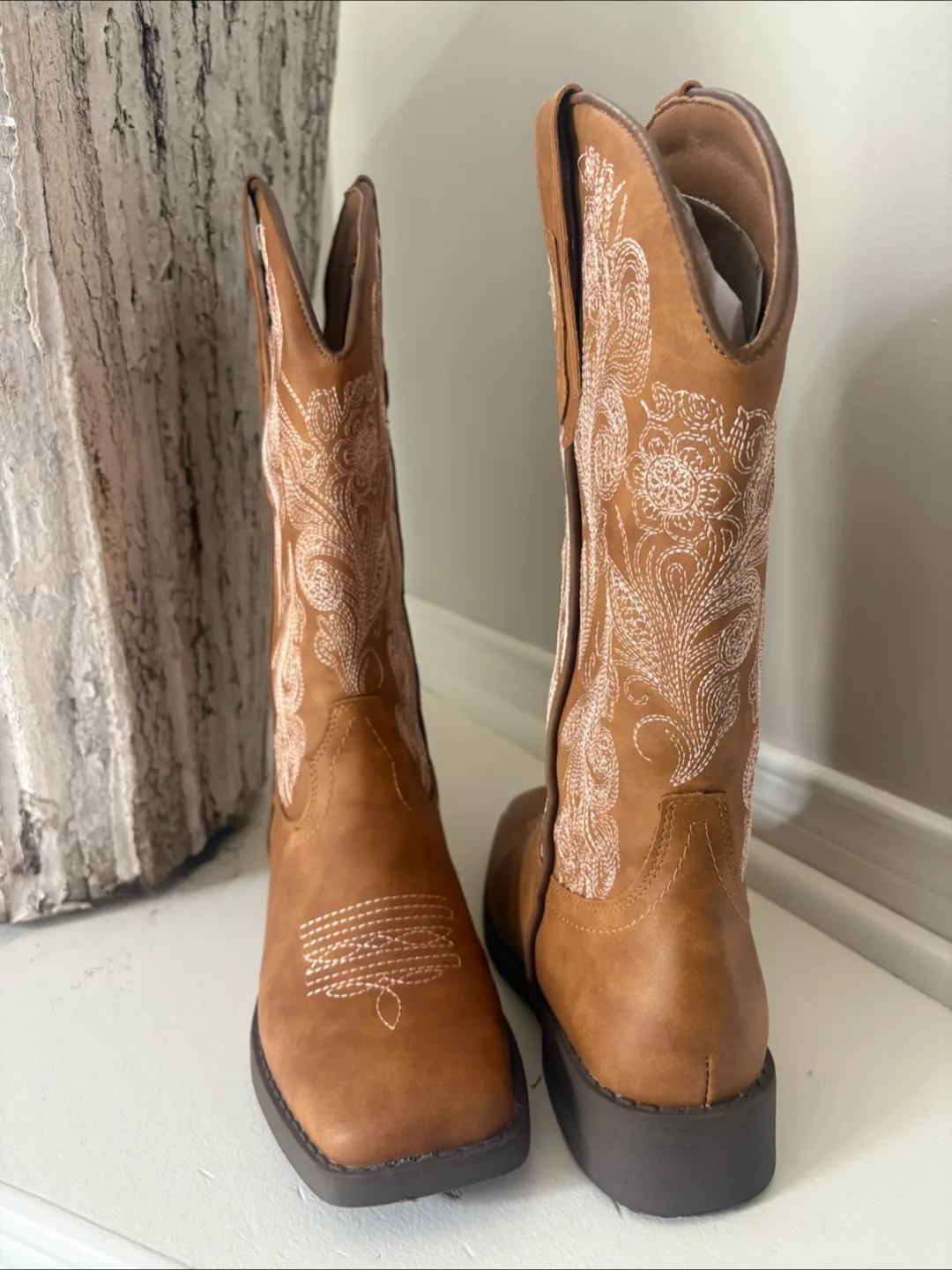 Floral Embroidered Western Boots - Size 8 image indicator(2)