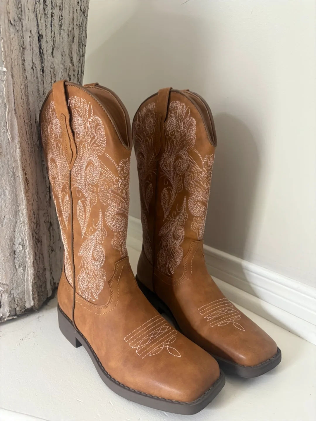 Floral Embroidered Western Boots - Size 8 image indicator(3)