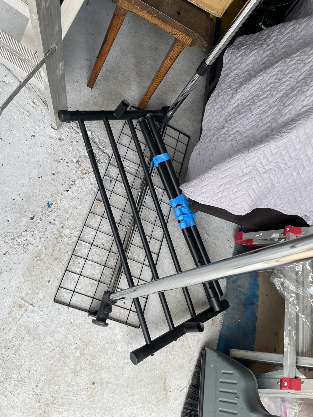 Black Metal Clothes Rack