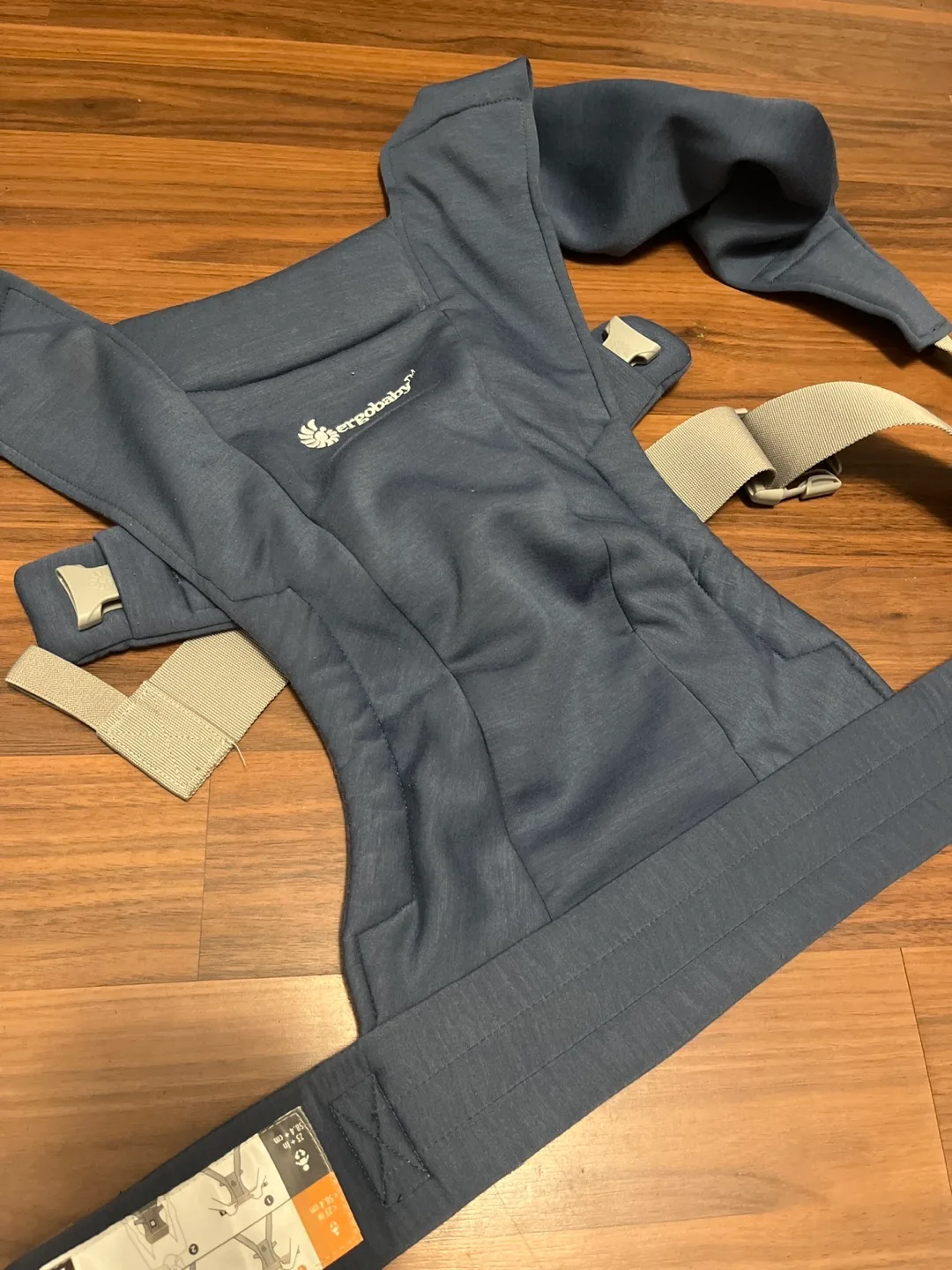 Ergobaby Omni 360 Galaxy Carrier & Ergobaby Embrace Carrier image indicator(4)