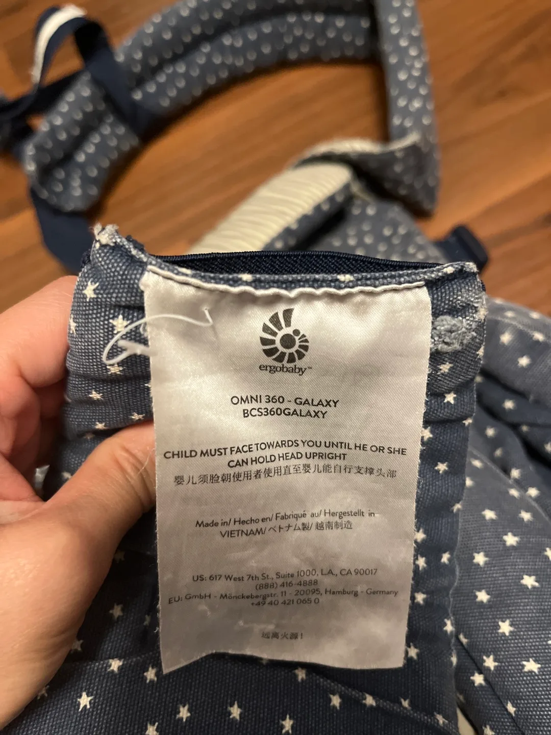 Ergobaby Omni 360 Galaxy Carrier & Ergobaby Embrace Carrier image indicator(3)
