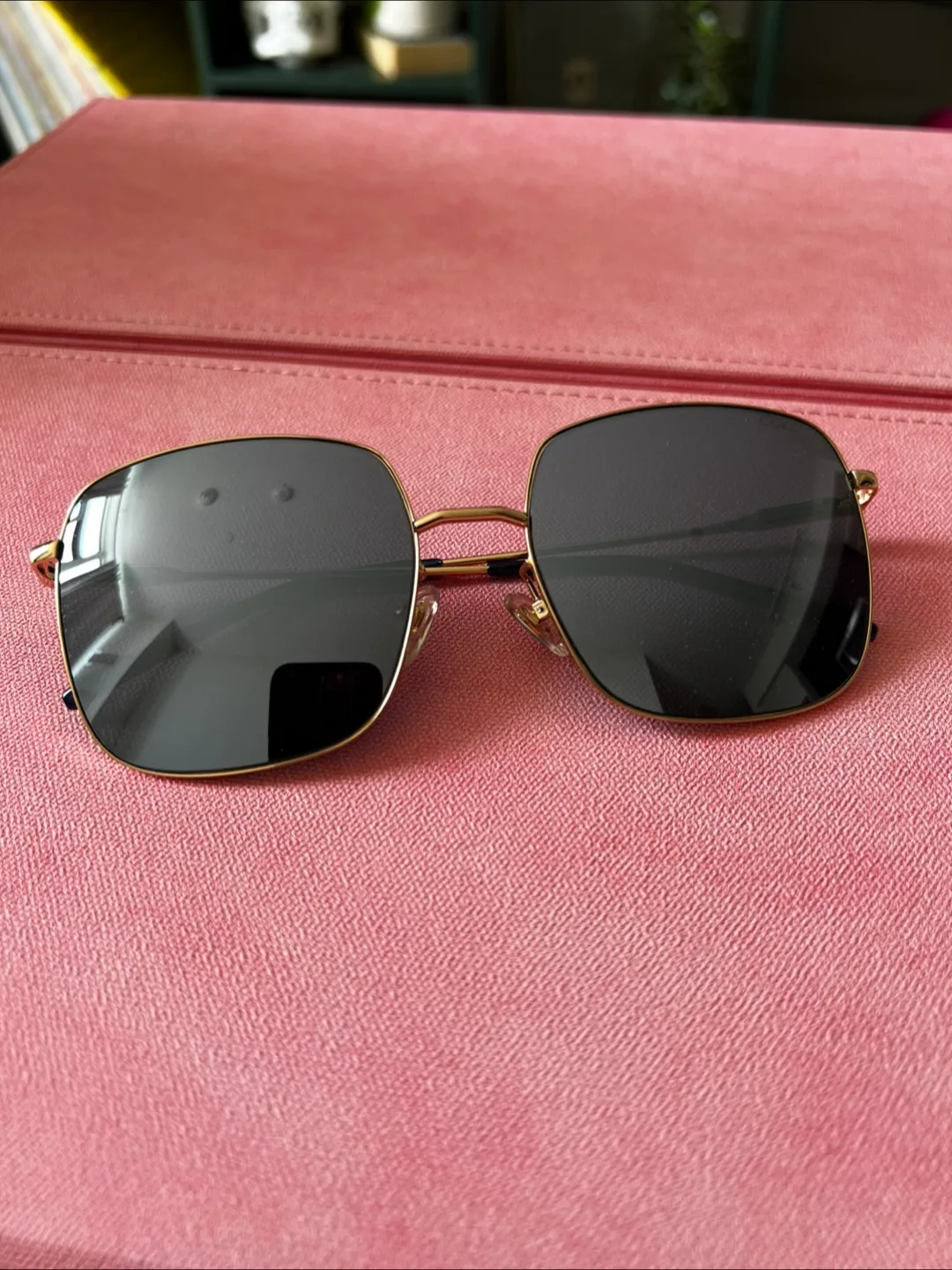 Women’s Sunglasses image indicator(2)