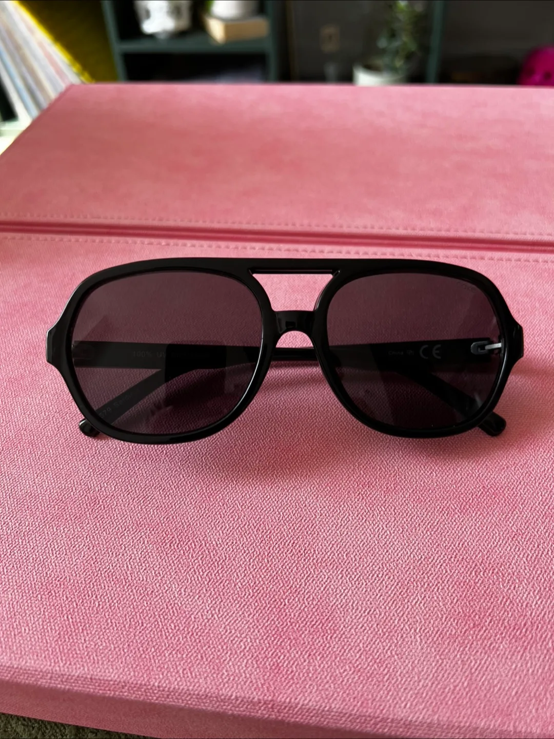 Women’s Sunglasses image indicator(4)