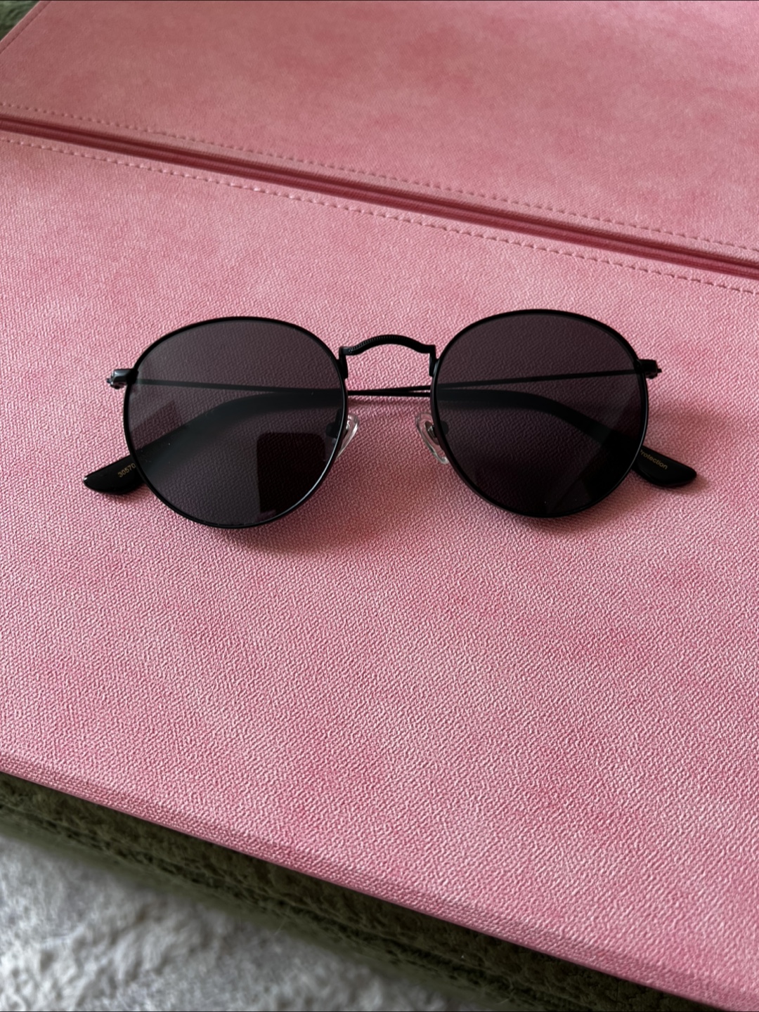 Women’s Sunglasses - photo 2