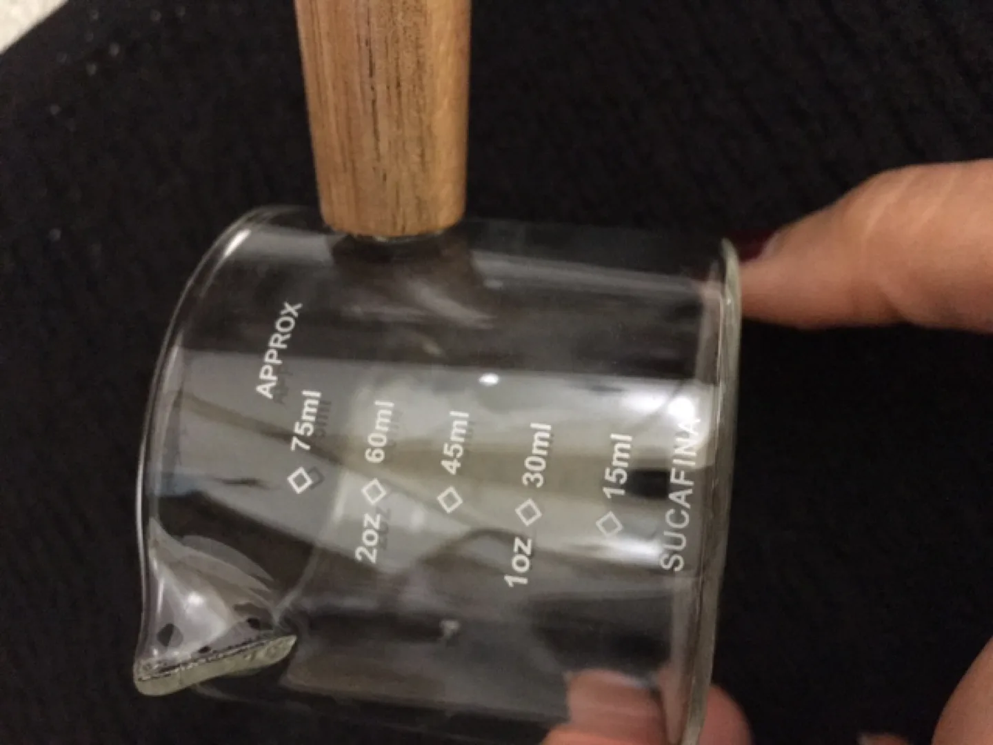 Sucafina Glass Measuring Cup with Wooden Handle image indicator(4)