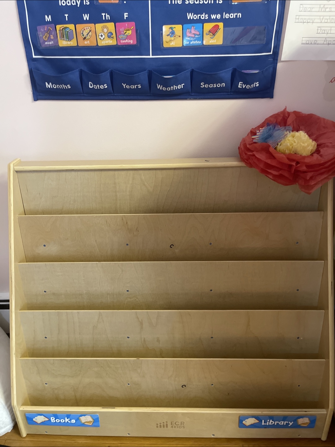 ECR4Kids Birch Streamline Book Display