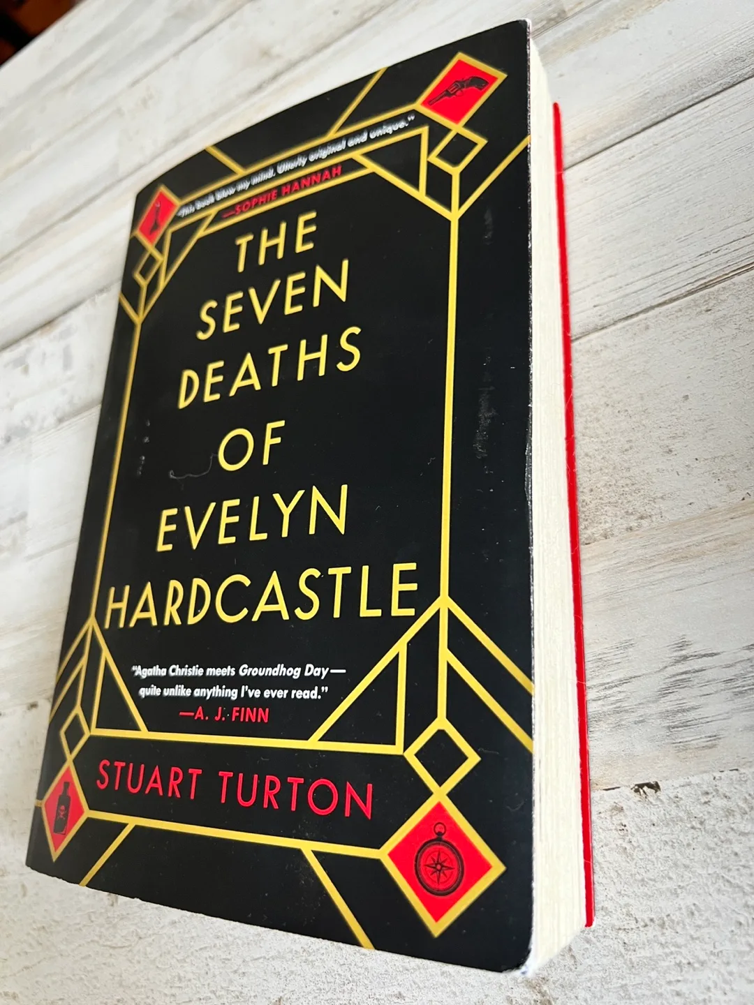 The Seven Deaths of Evelyn Hardcastle by Stuart Turton image indicator(3)