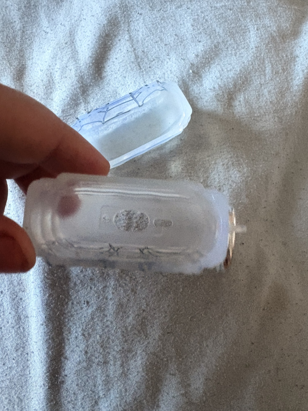 Bugs Bunny AirPods Case - photo 5