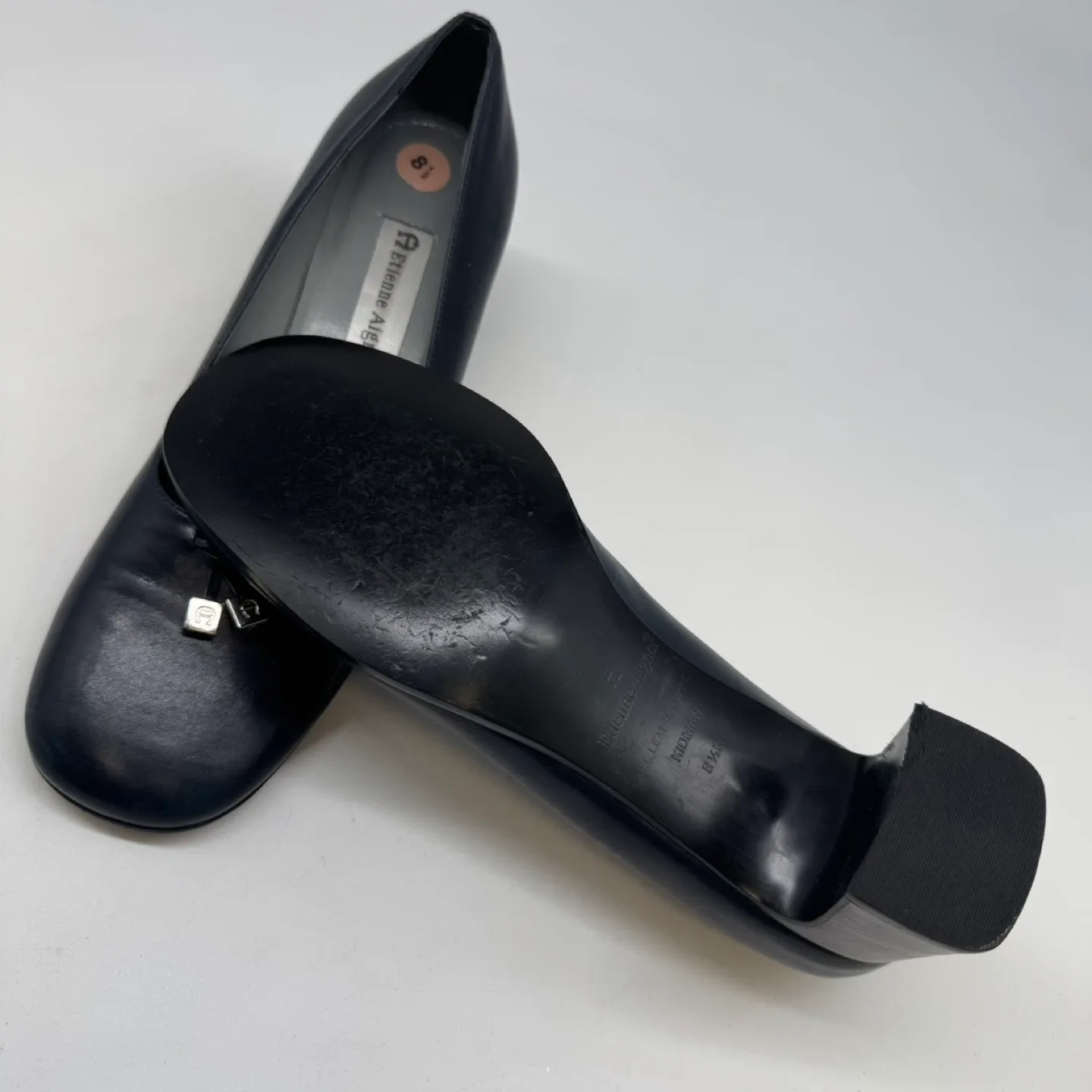 Etienne Aigner Leather Block Heel Pumps – Size 8.5 image indicator(6)