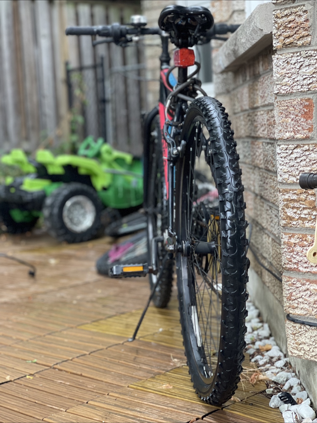 26 inchMovelo Mountain Bike - Great Condition! - photo 4