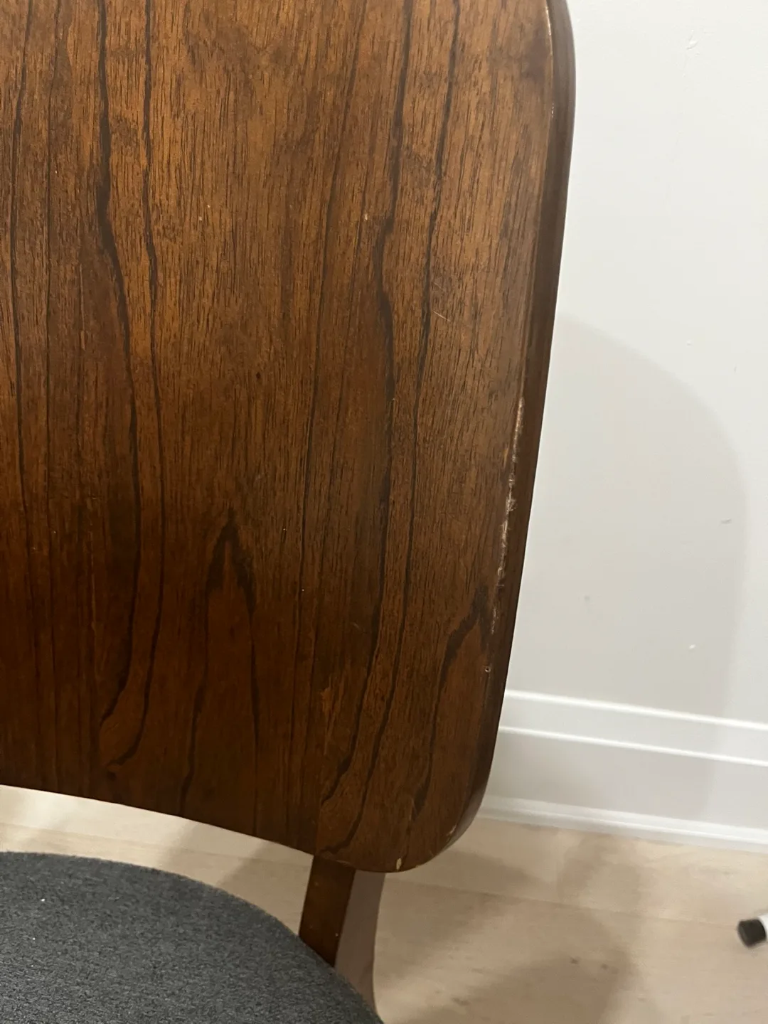 Dining Table with Four Chairs image indicator(5)