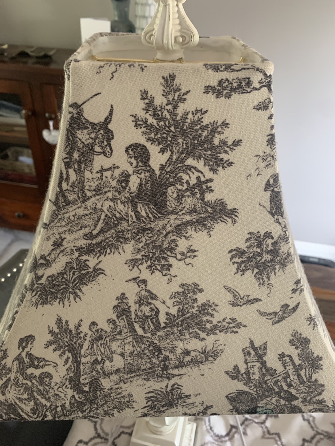 White Toile Table Lamp - photo 2