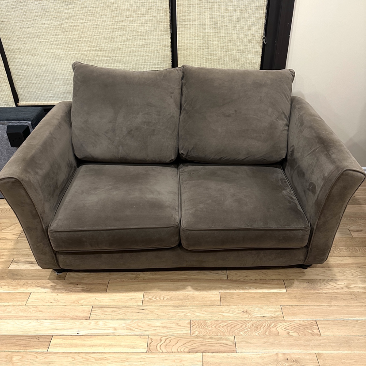 Beautiful Brown Modern Love Seat Sofa (CAN DELIVER)