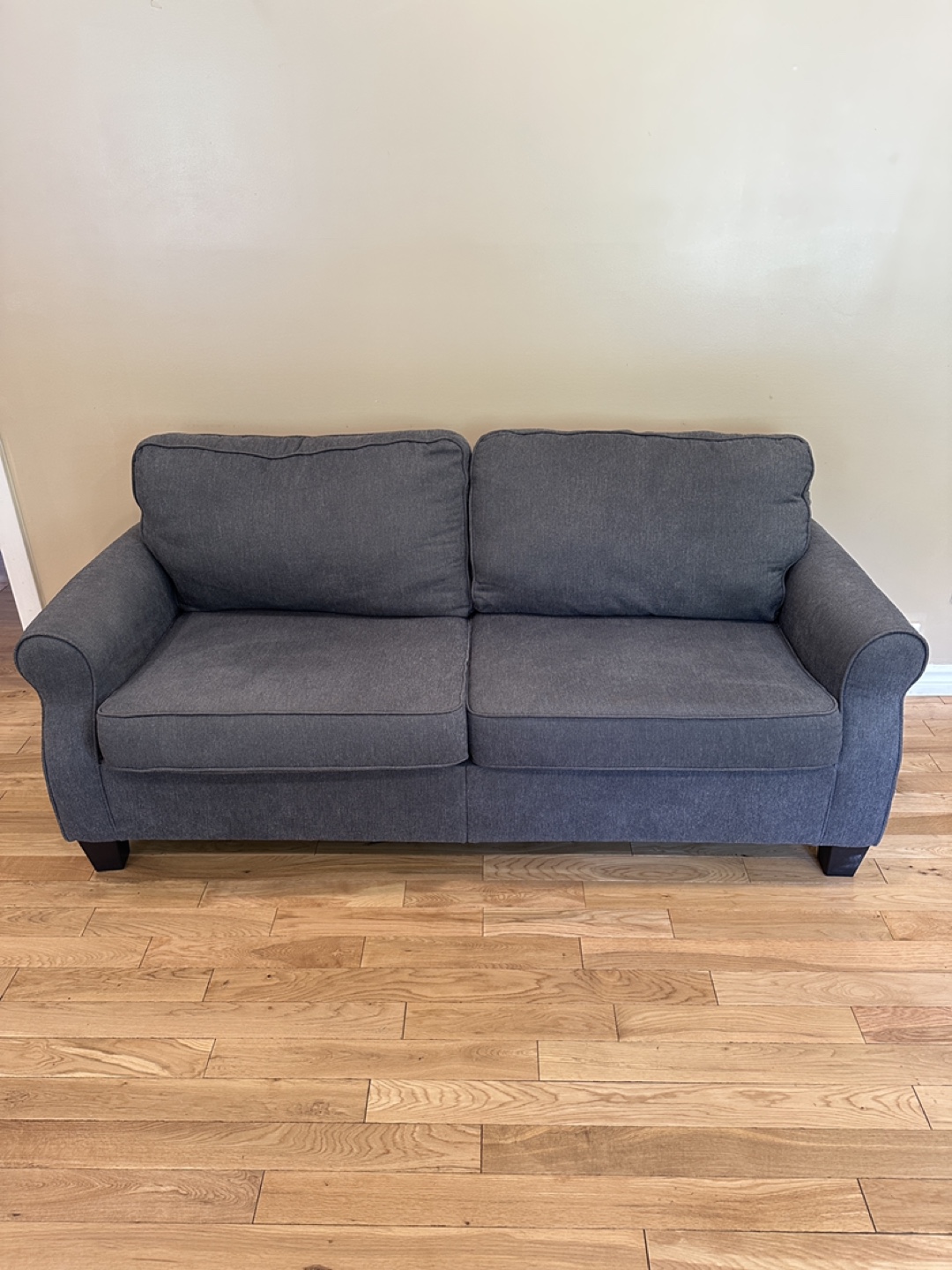 Modern Comfy Grey Large Love Seat (CAN DELIVER)