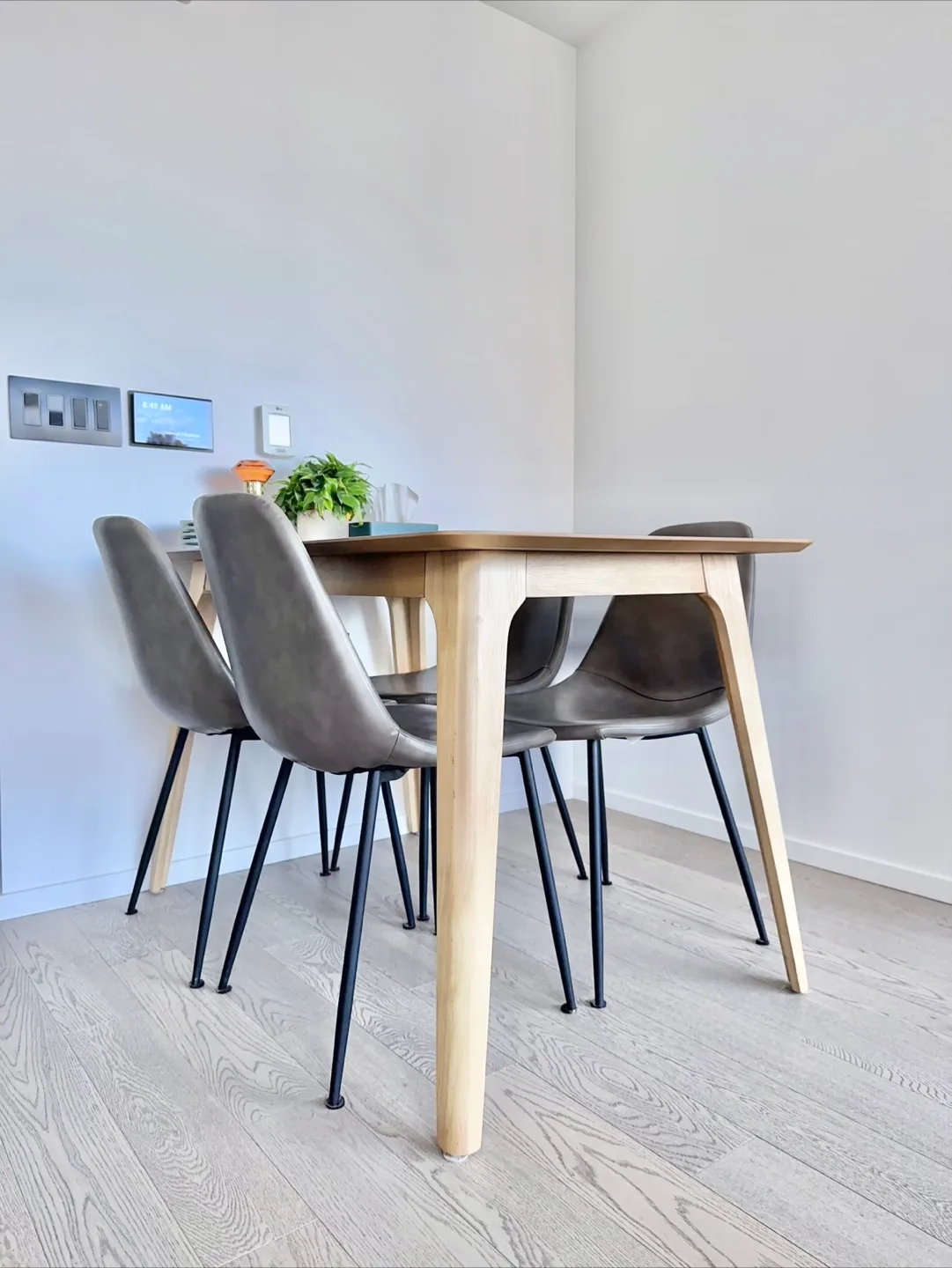 Natural Oak Dining Table For Small Space image indicator(5)