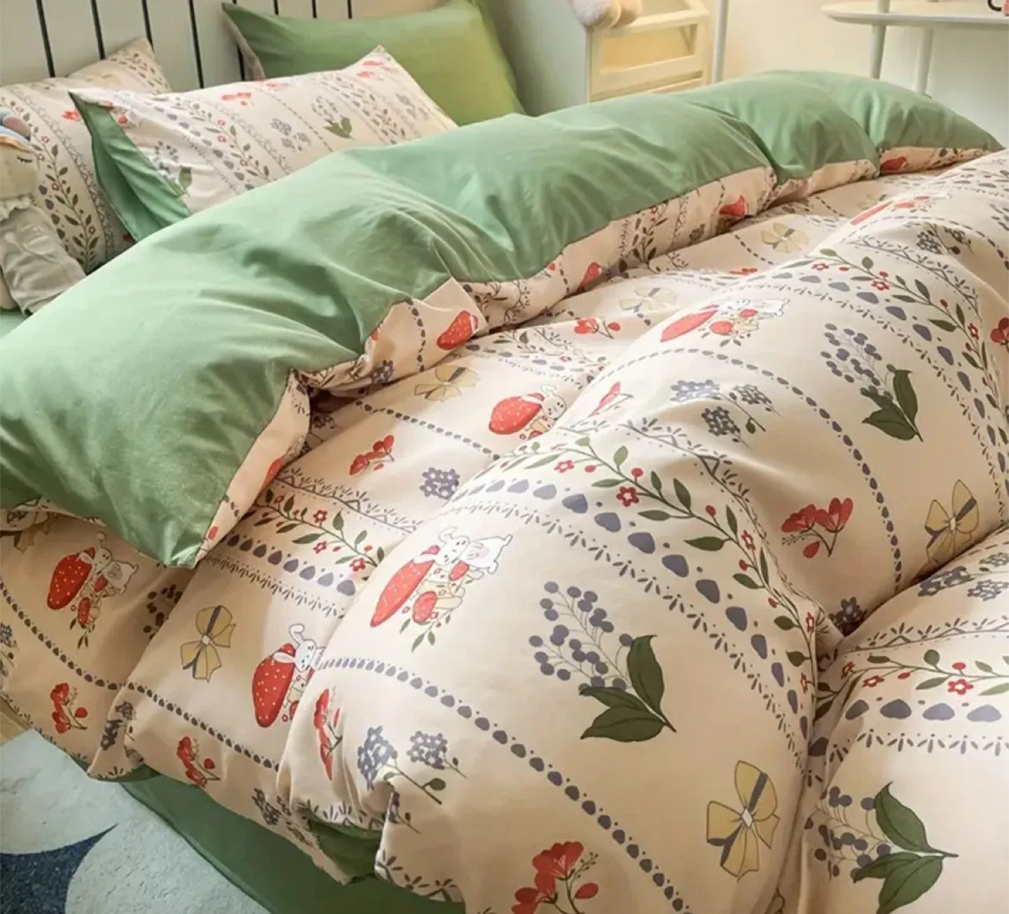 Queen size Duvet cover sets(Multiple designs) Shades of Green image indicator(3)