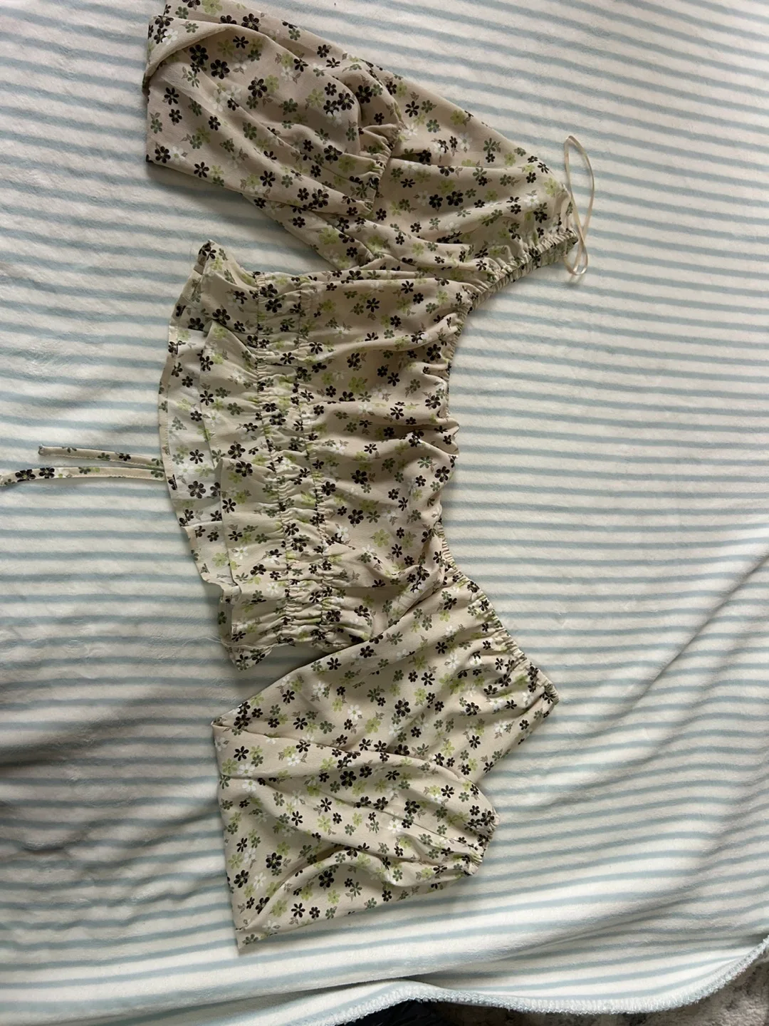 Floral Long Sleeve Crop Top image indicator(2)