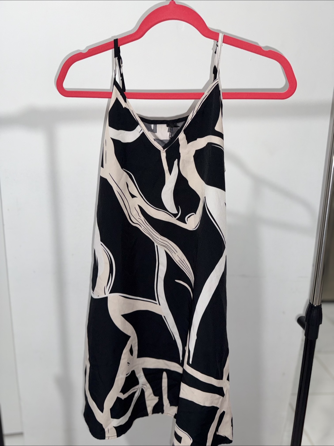 Sleeveless Black & White Dress
