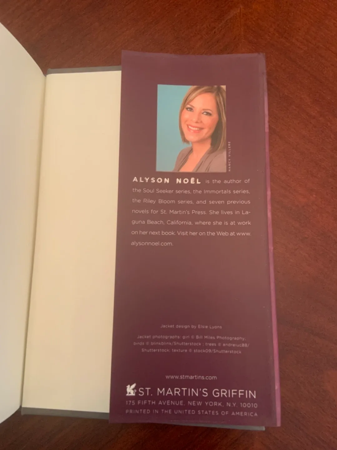 Alyson Noël's 'Echo' and 'Fated' Books image indicator(10)