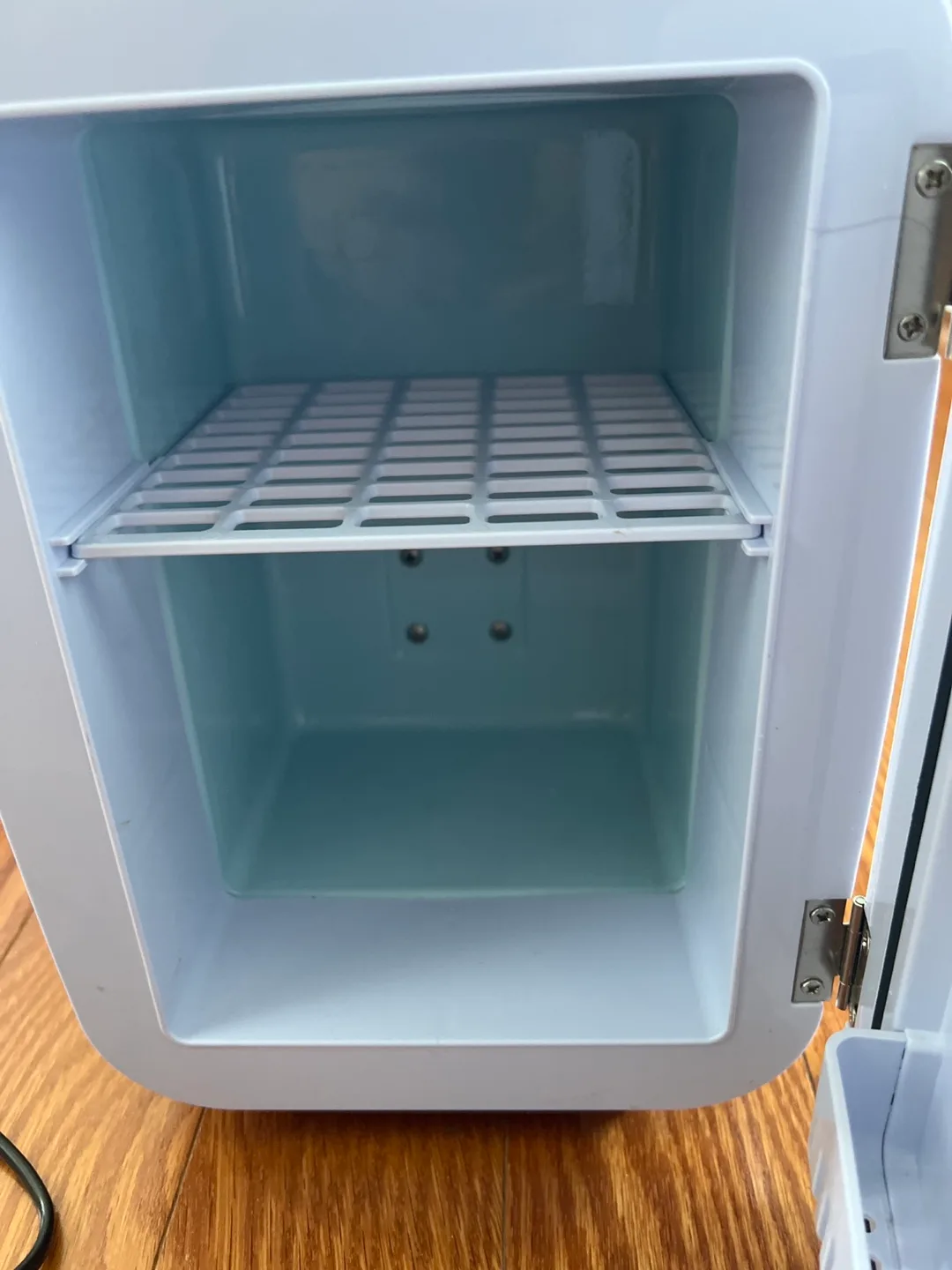 Mini Small Fridge - HOT OR COLD SETTINGS or Beauty Fridge image indicator(2)