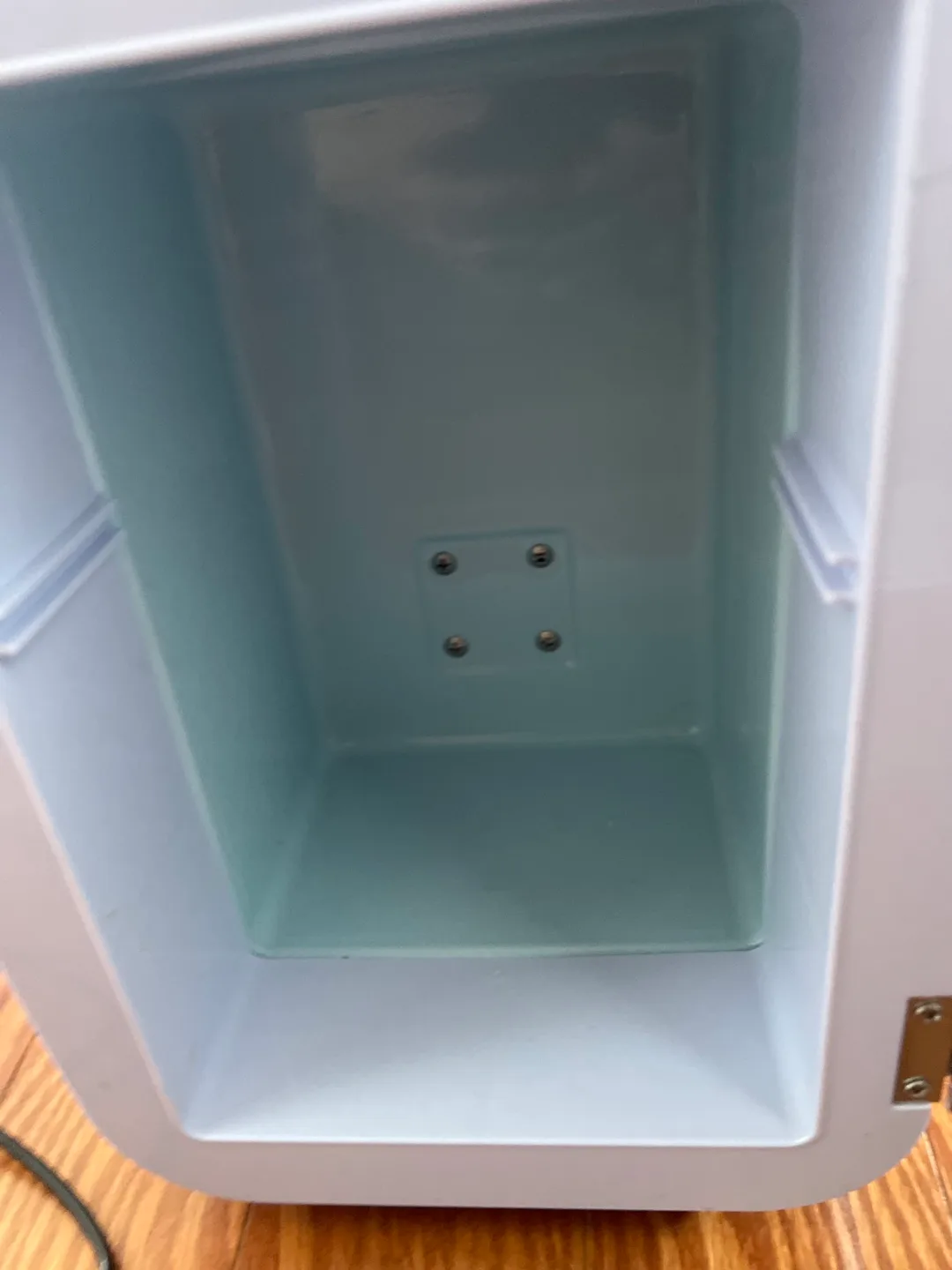 Mini Small Fridge - HOT OR COLD SETTINGS or Beauty Fridge image indicator(4)