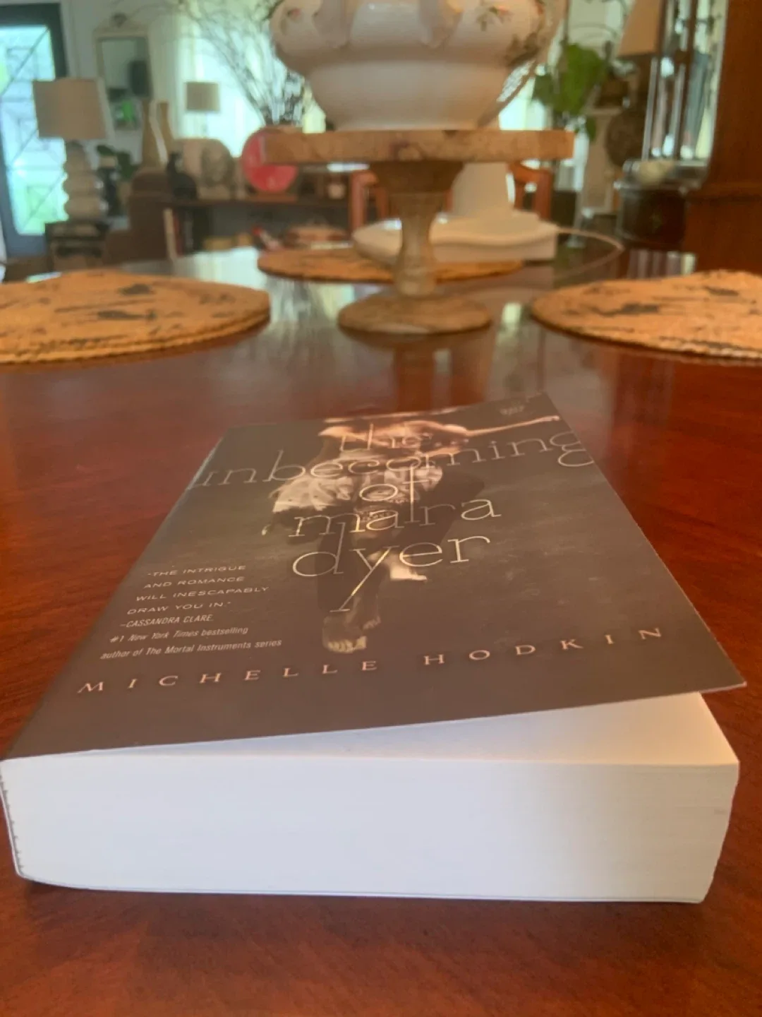 The Unbecoming of Mara Dyer by Michelle Hodkin image indicator(6)