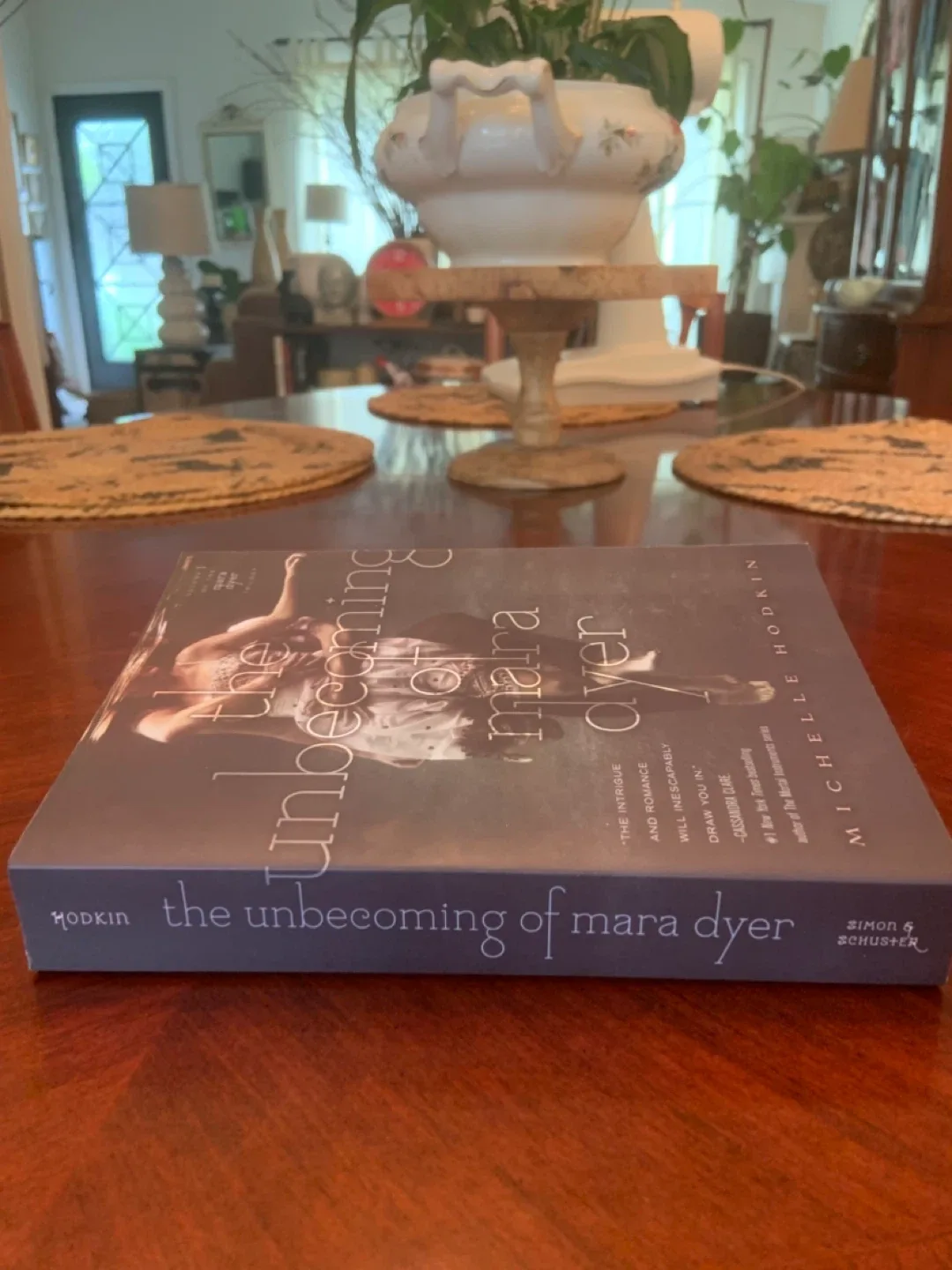 The Unbecoming of Mara Dyer by Michelle Hodkin image indicator(4)