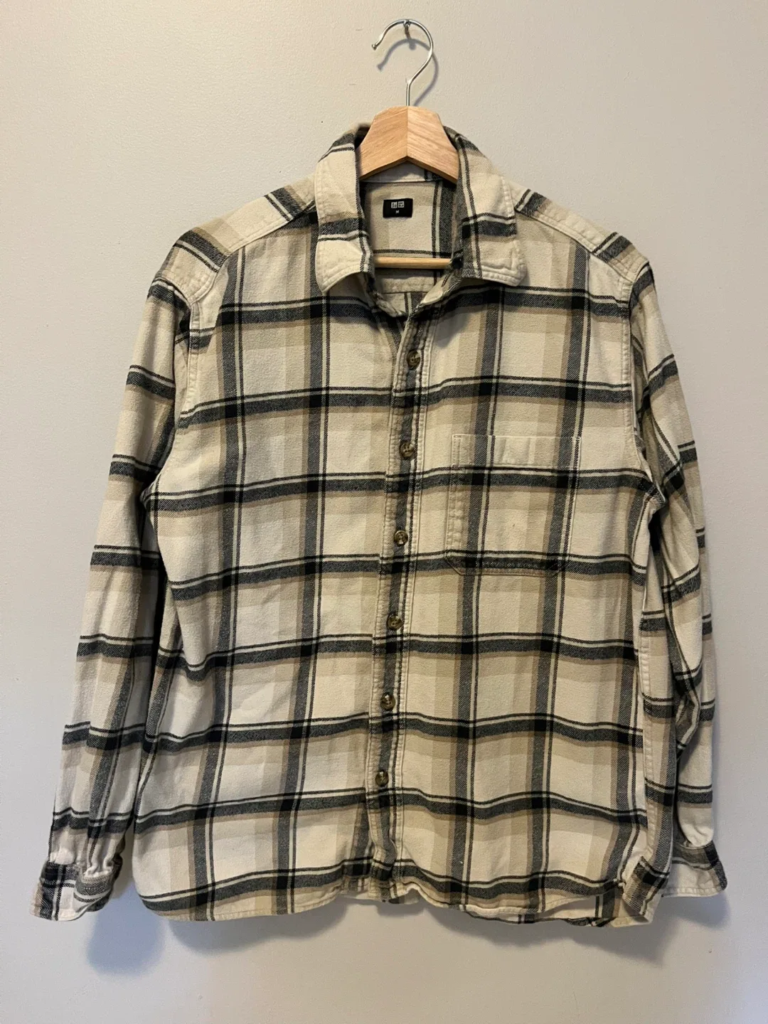 Uniqlo Shirt - Size M thumbnail