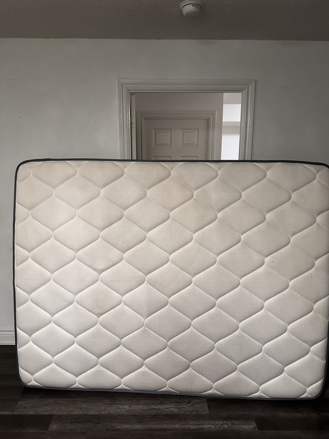 14 inches Gel Memory foam  Queen Mattress - photo 3