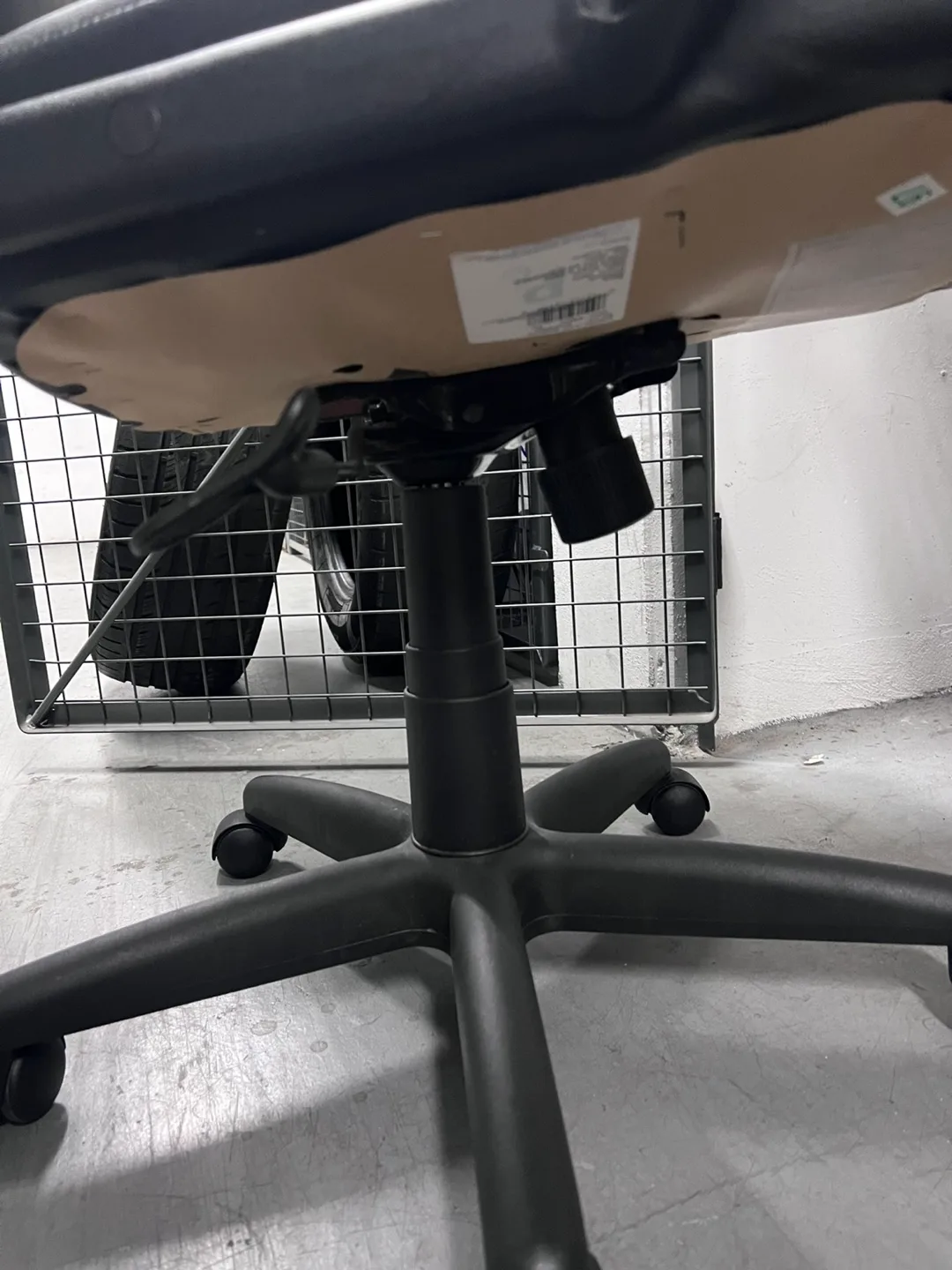 Black Office Chair image indicator(3)