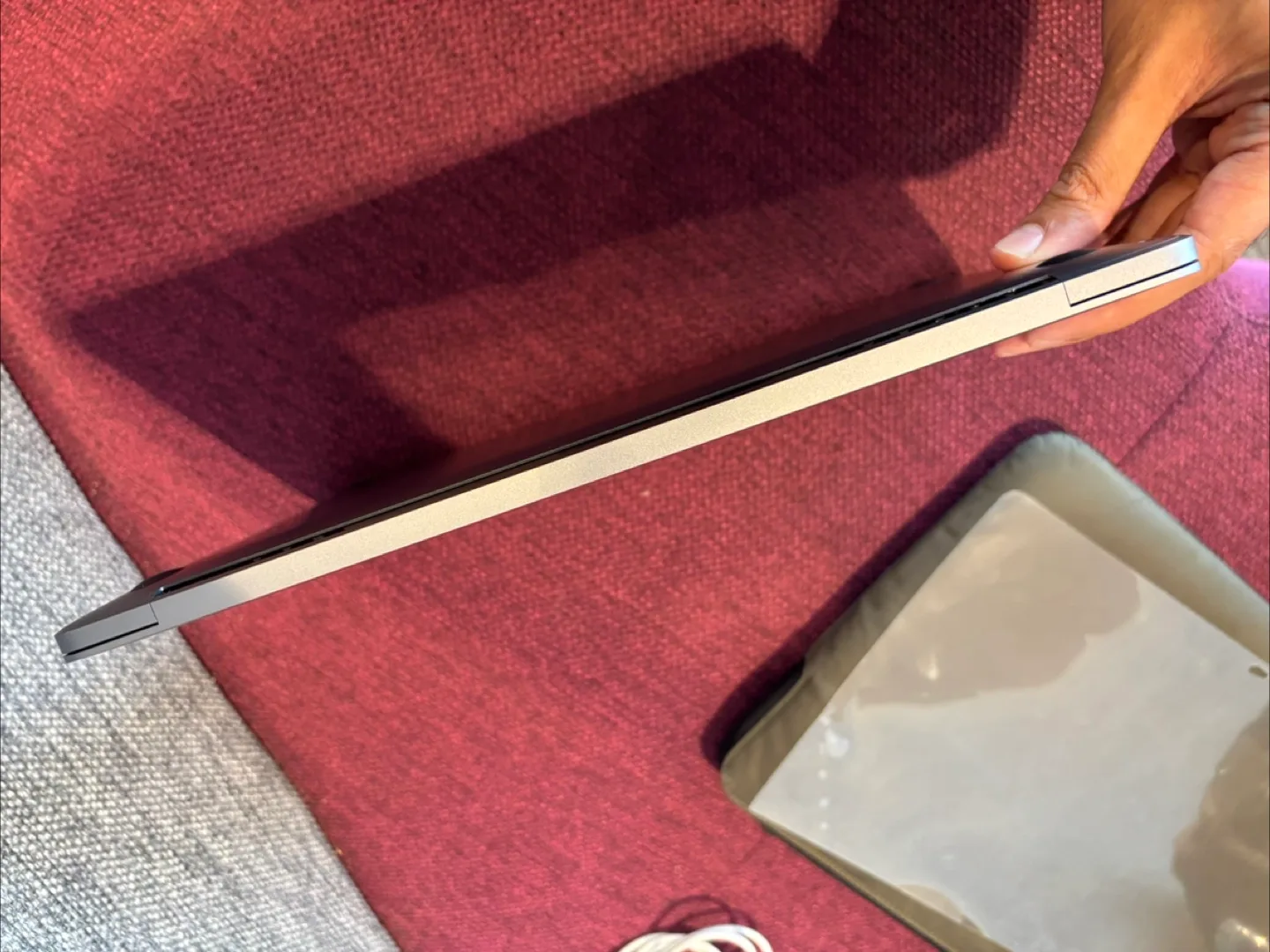 MacBook Pro 2019 in good condition image indicator(7)