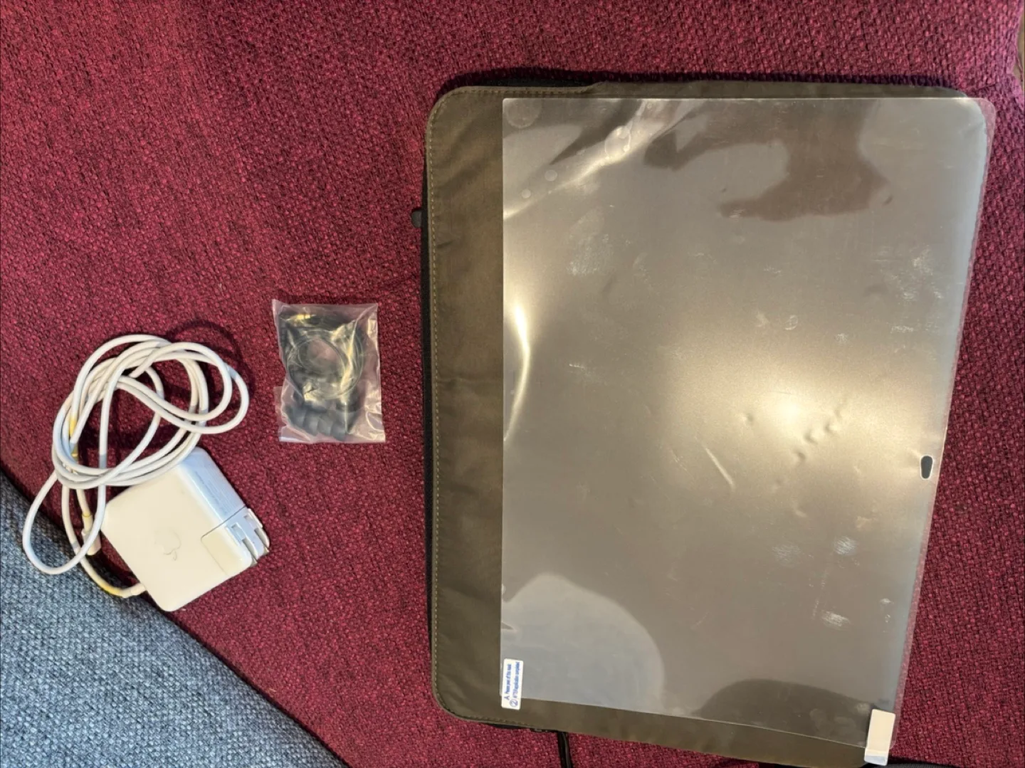 MacBook Pro 2019 in good condition image indicator(8)