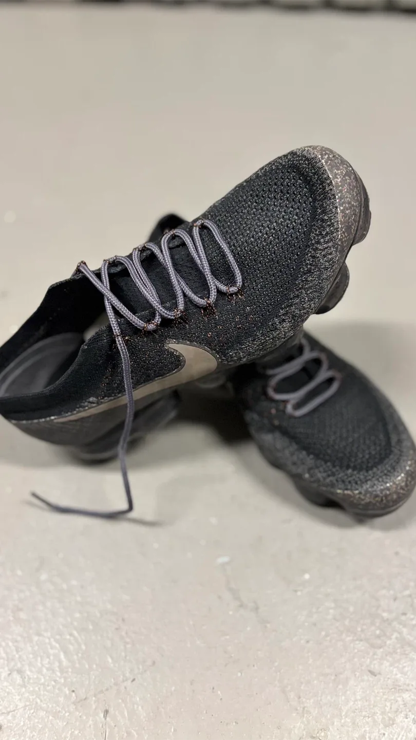 Nike Air VaporMax Flyknit 2 - Size 9 image indicator(6)