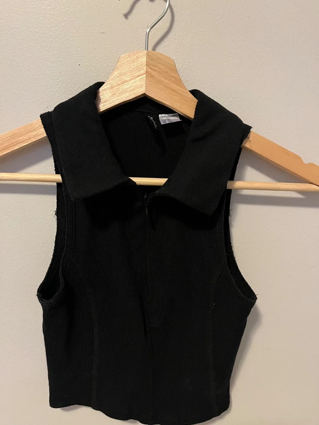 H&M Black Ribbed Sleeveless Crop Top - Size XS thumbnail