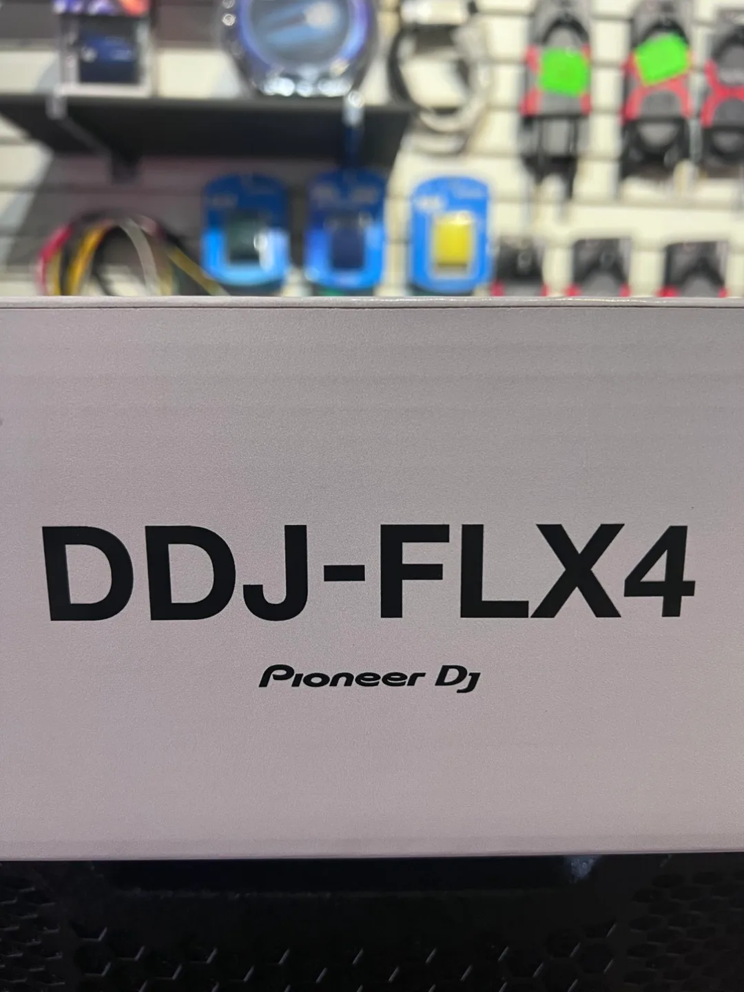 Pioneer DJ DDJ-FLX4 DJ Controller - Brand New image indicator(2)