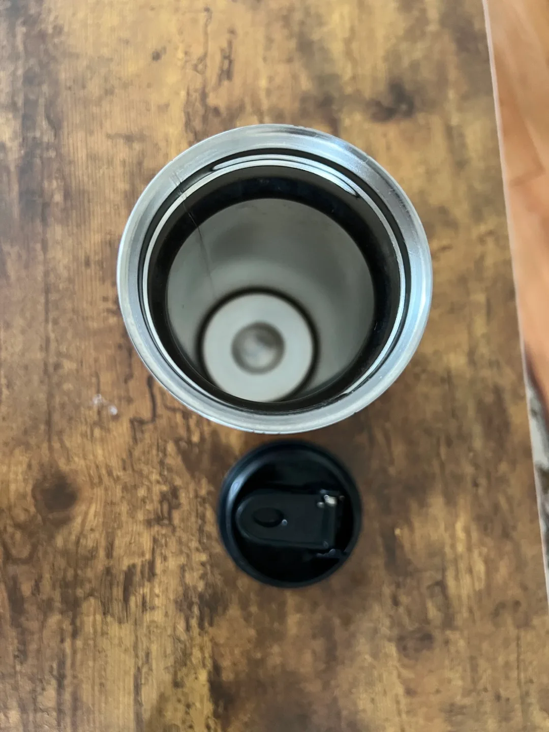 Ello Vacuum Insulated Stainless Steel Travel Mug image indicator(4)