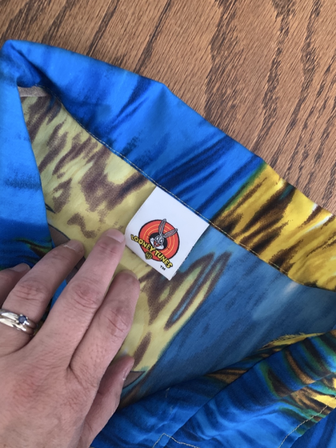 Looney Tunes Taz Hawaiian Shirt men’s small - photo 5