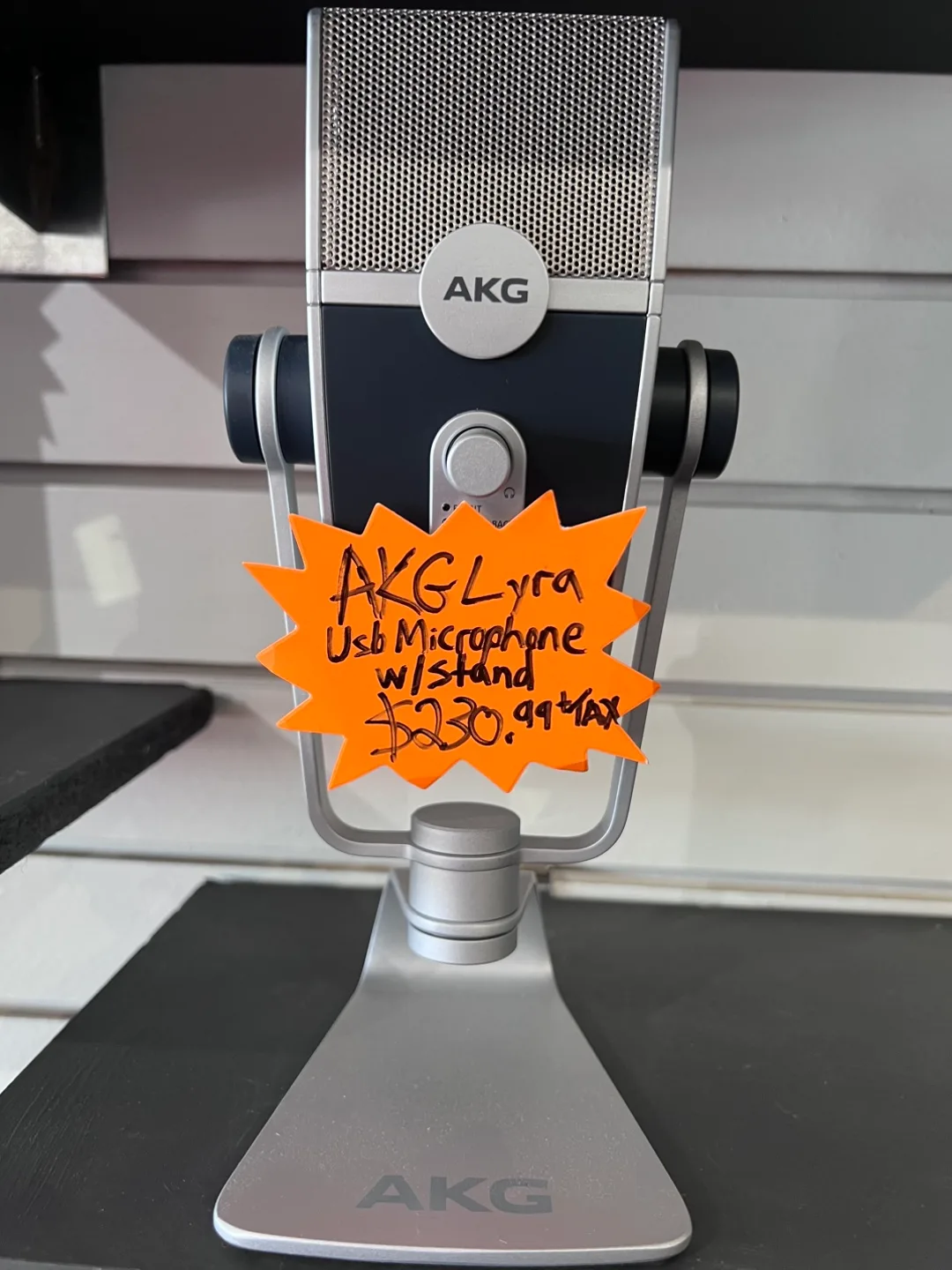 AKG Lyra USB Microphone w/ Stand - Like New! image indicator(5)